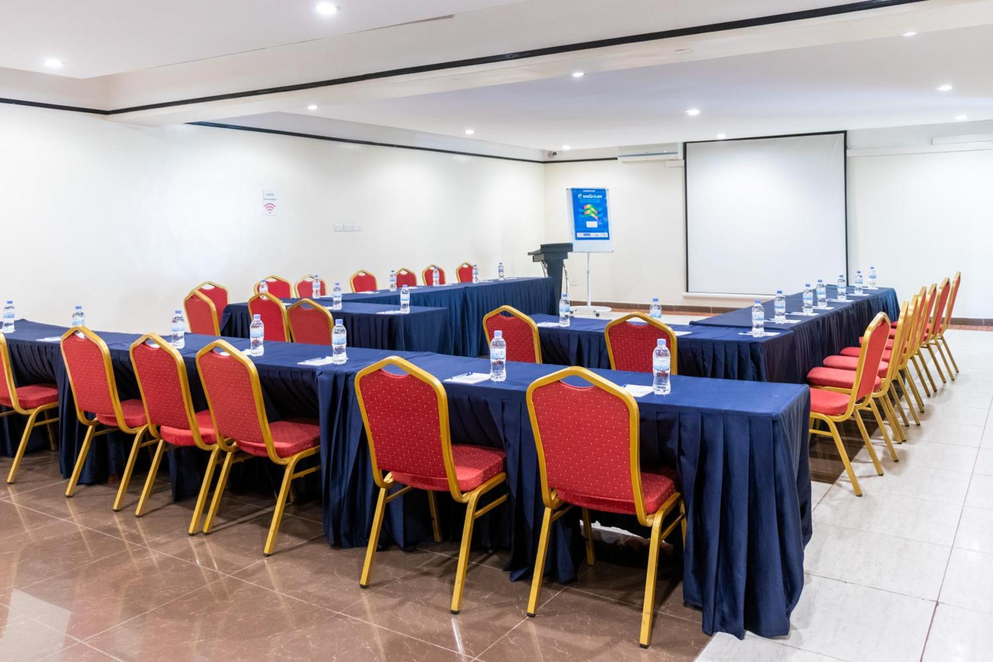 קיגאלי Highlands Suites Hotel And Apartments מראה חיצוני תמונה